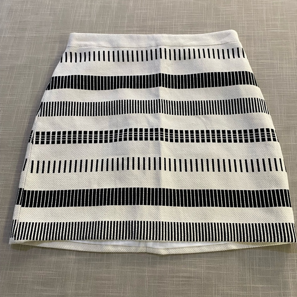 NWOT Zara skirt in cream and black. Women’s size M - Picture 12 of 13